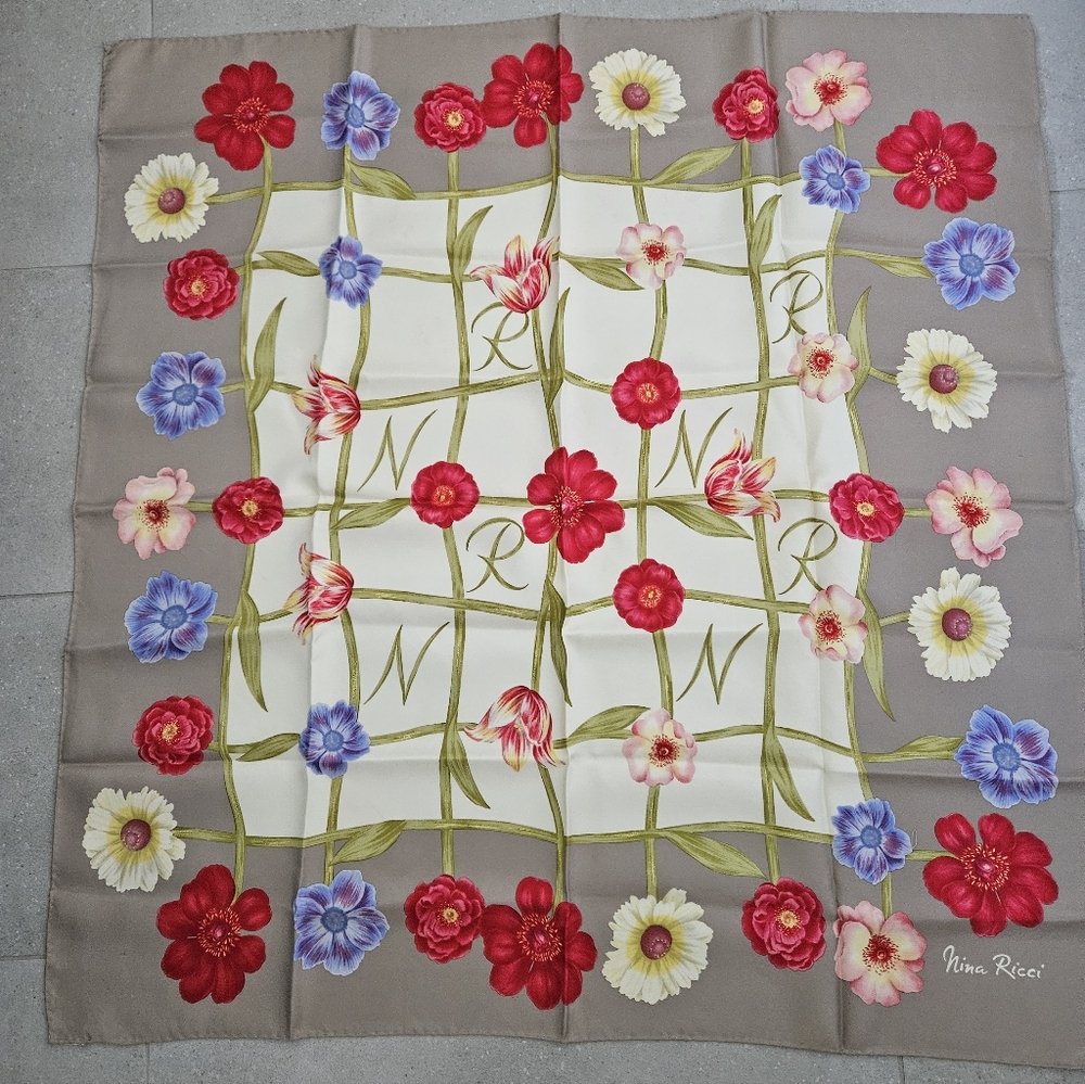 🌼vintage floral Silk Scarf by Nina Ricci - Multicolor🌼